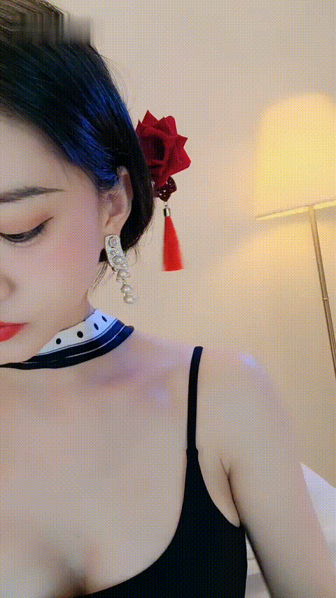 月云边 1979438992_20251017-233412_p20_compressed.gif