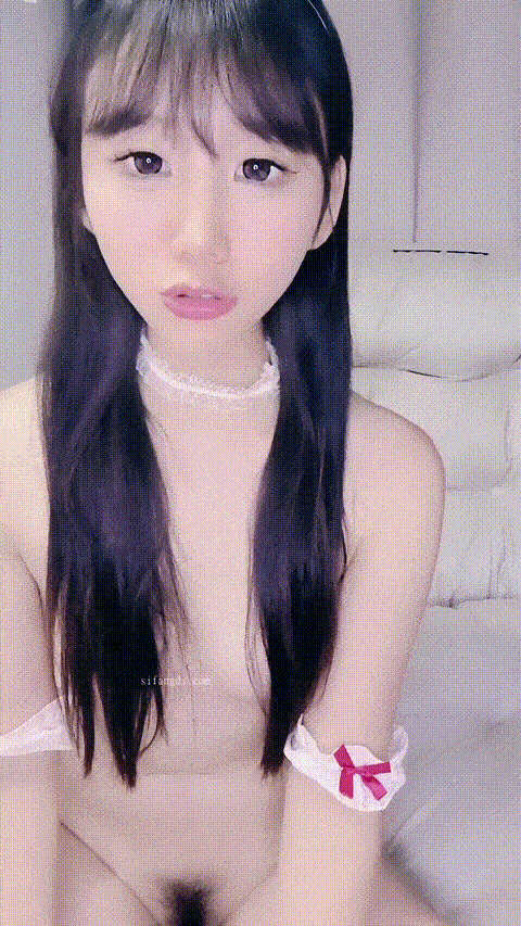 水枪喷_网红_女仆黑丝白丝应有尽有的学妹_道具自慰_6_p20 (2).gif