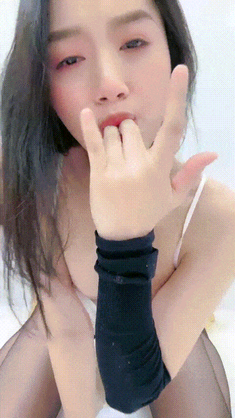 【藍瓶蛹】极品御姐!_黑丝美足双道具自慰爆菊喷水!_3_p5 (2).gif