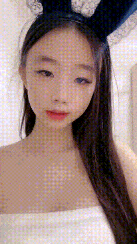 小云慢吞吞   美少女  道具自慰 (5)_p5 (2).gif