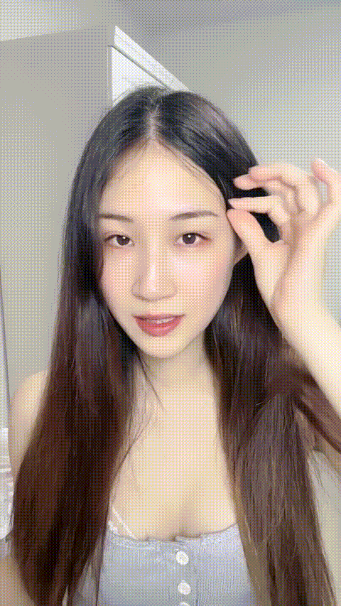 素颜女神 在校学生【小灰灰呐】白皙美乳 蝴蝶美穴还粉嫩 美腿又长又直 大奶带锁骨链 .gif