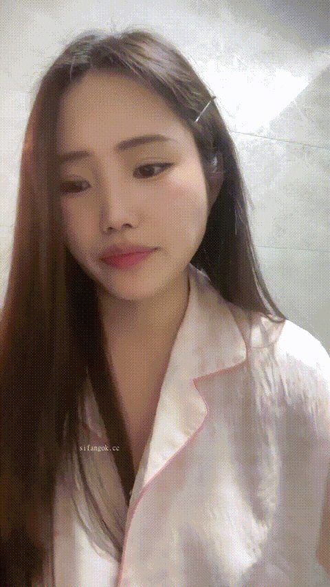 G奶女神【月亮躲在云朵】这个大蜜臀 是最好看 最舒服的 馒头美鲍自慰喷水_p20_compres.gif