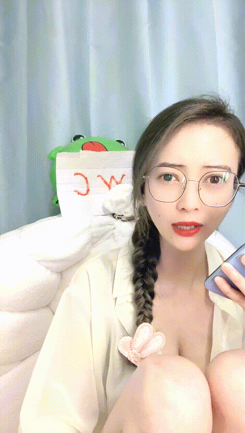 vlc_record_2023_06_01_20h15m57s_cx___p80_compressed.gif