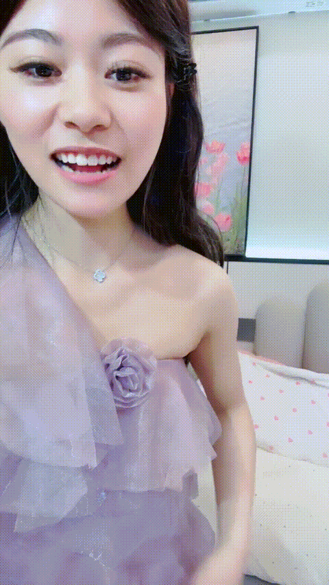 疯狂推荐 邻家校花 好漂亮【邻妹有点妖】美乳美脚长腿嫩穴 极品翘臀 大鸡巴插穴自慰 .gif