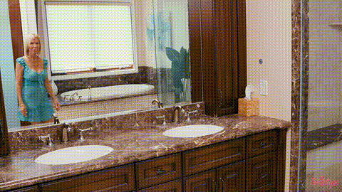 Seducing My Husband's Nurse_p5.gif