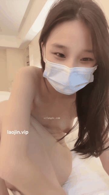 最新，20岁小情侣，家中拍小视频赚钱，【性感野猫】，完美露脸，无套内射，苗条可人好.gif