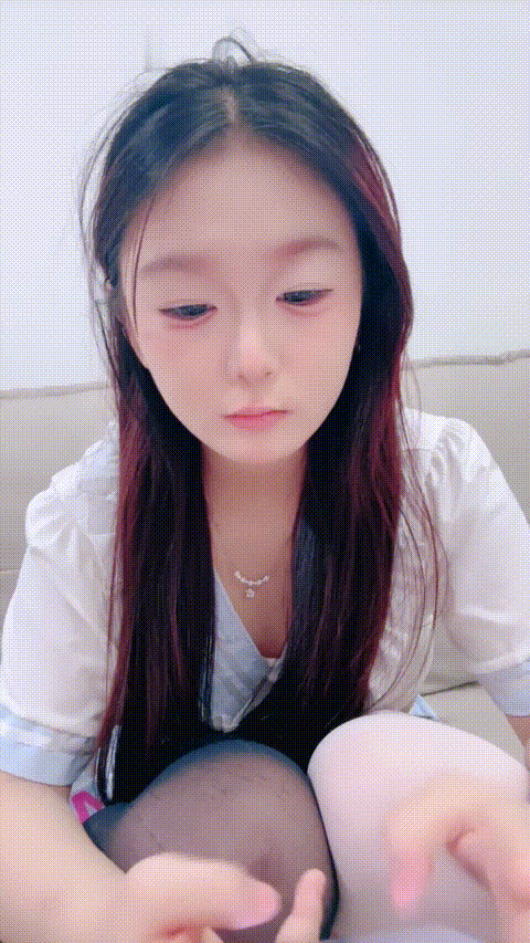 小哭包_20260208_124627_p5_compressed.gif