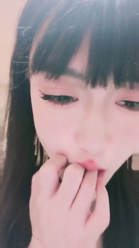 【花花】网红脸反差女神，妩媚妖娆，全裸热舞，道具自慰_3_p60_compressed.gif.gif