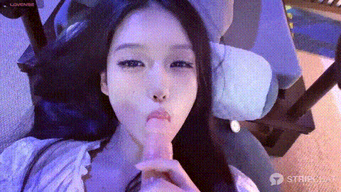 树屋灵灵lucy1811_stripchat_极品福利姬美女_ _01_19_直播视频福利_1_p80 (2).gif.gif
