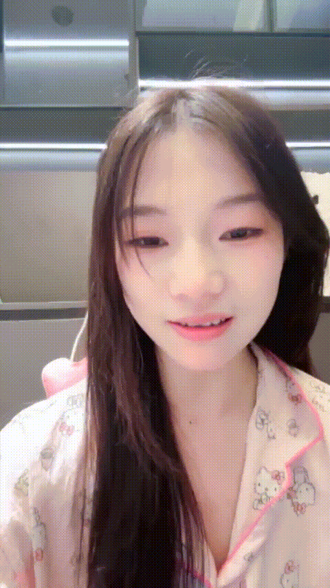 清纯少女下海【吧啦】极品身材 美乳翘臀 逼毛有型 嫩穴 边跳边脱光光跳蛋自慰喷水大屌.gif