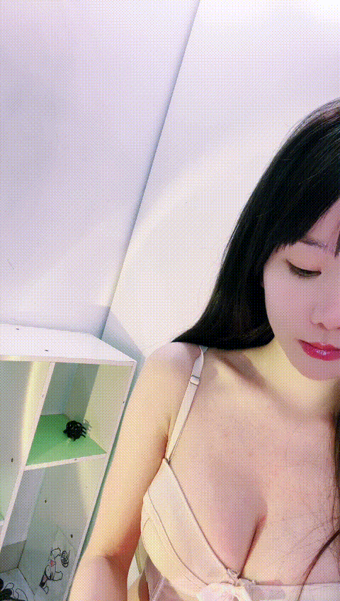 vlc_record_2023_05_25_21h09m42s_cx___p80_compressed.gif