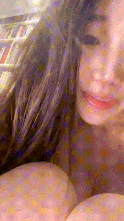 【甜奶昔】大奶子校花女神！白虎馒头一线天_12_p80 (2).gif