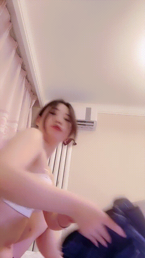 舞蹈学妹【软糖】超劲爆燃烧热舞~尺度越来约大 道具自慰 真是美到爆炸 (3)_p80_compre.gif