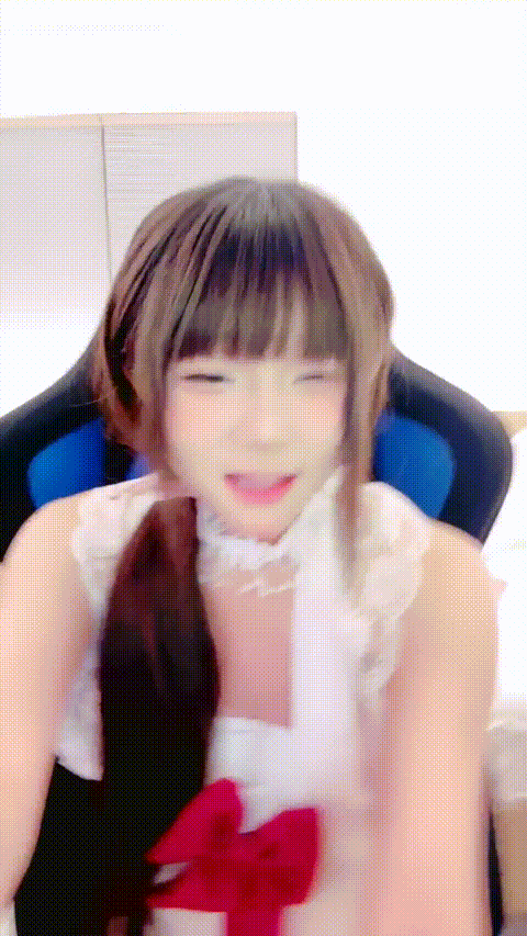 【妹宝】俏皮卡哇伊 粉嫩美乳雪白肌肤 逼抽香烟 捆绑调教 抠挖蹂躏 道具自慰 喷水 无套.gif