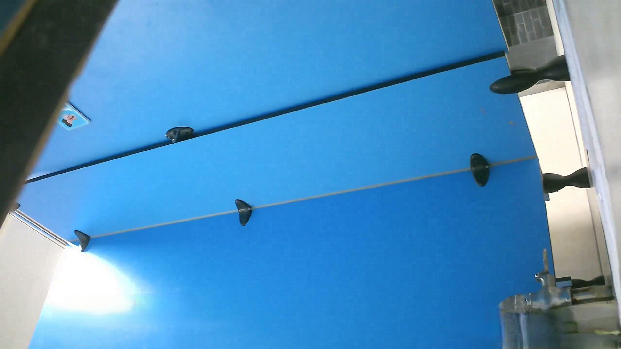 蓝色隔壁女厕全景偷拍❤️几位美少妇的大黑鲍鱼.mp4_20260516_212014.911.jpg.jpg