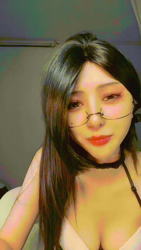 蘸点蜜桃酱_20260219_200943_p40_compressed.gif