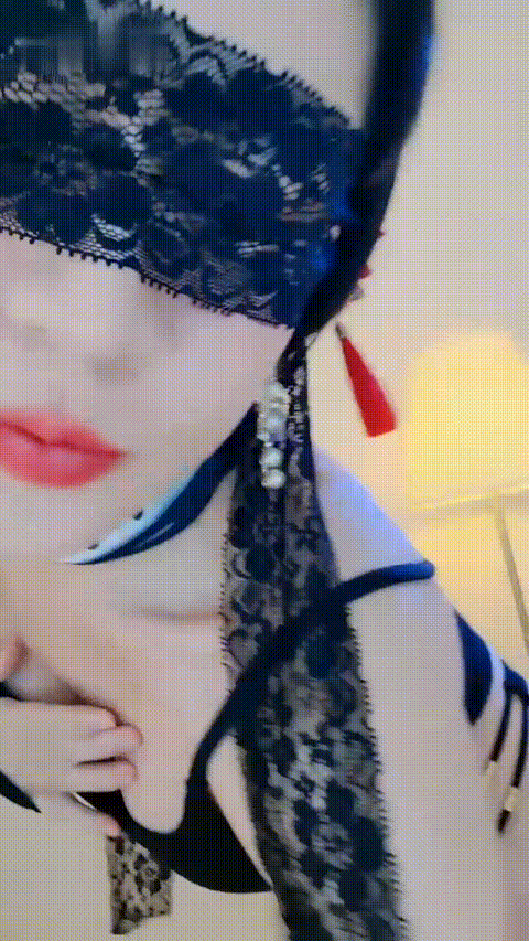 月云边 1979438992_20251017-233412_p40_compressed.gif