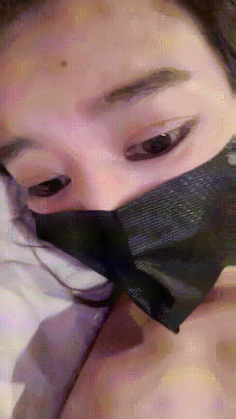 重磅 大绿播下海【美人儿】开年最美女神 大奶挺而翘 长腿翘臀 表浓厚但是逼逼粉嫩 道.gif