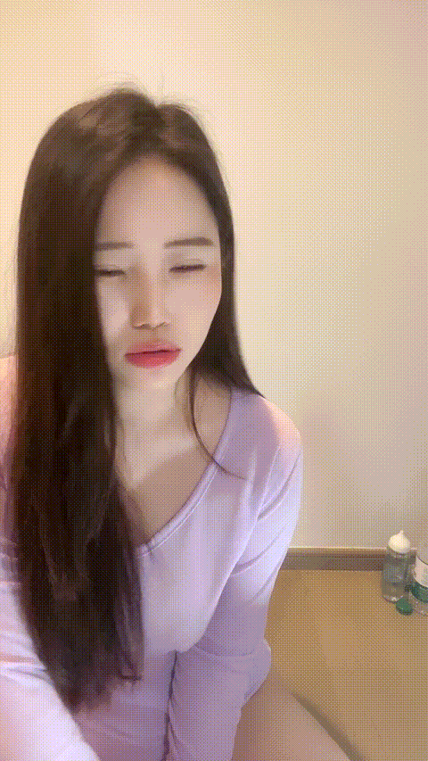 极品尤物小少妇【月亮躲在云朵】天然巨乳 极品无毛馒头粉鲍一线天 甜奶吃鸡吧 大鸡巴.gif