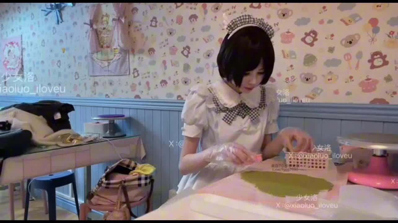 008-✅极品颜值小姐姐 约会小哥哥，妹妹身上全身青春的气息，玩的开放的开 才能彻底的.jpg