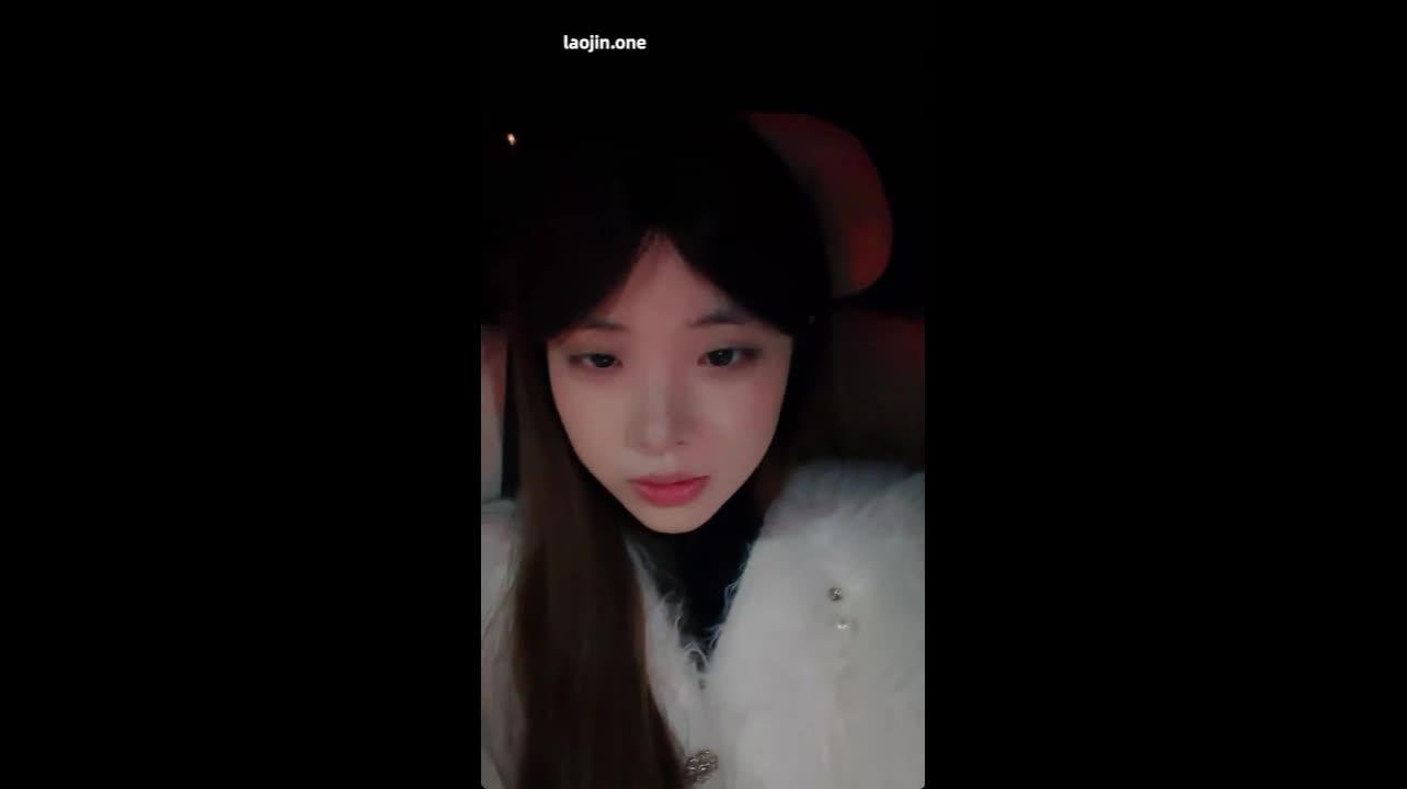 017-大三学生妹爱约炮【柚子】图书馆的厕所里，和炮友来一发，不过瘾，驱车前往酒店，.jpg