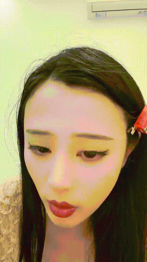 【小鱼糕冷】巨乳空姐 温泉会所 逼毛很多但是逼逼粉嫩 水中无套后入 道具自慰 爽死啦 .gif