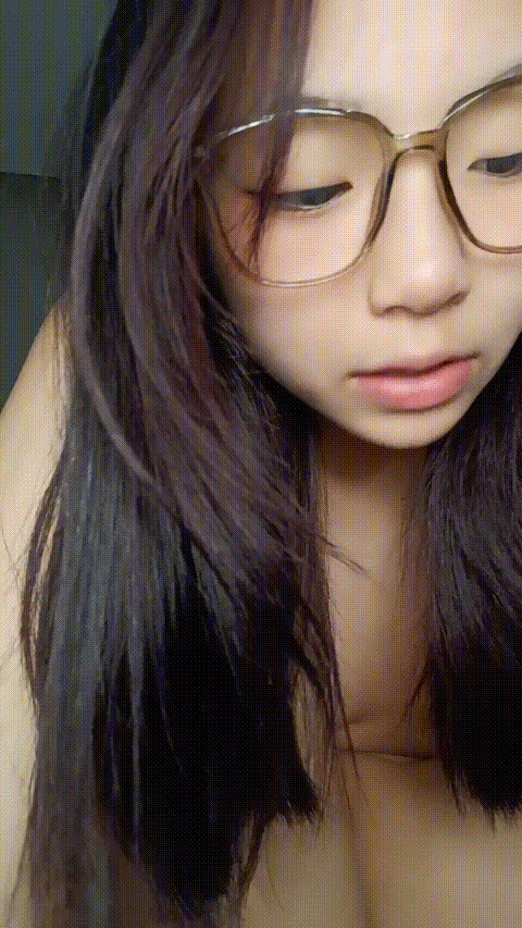 #茜茜是旺仔小馒头__4k470_p60_compressed.gif