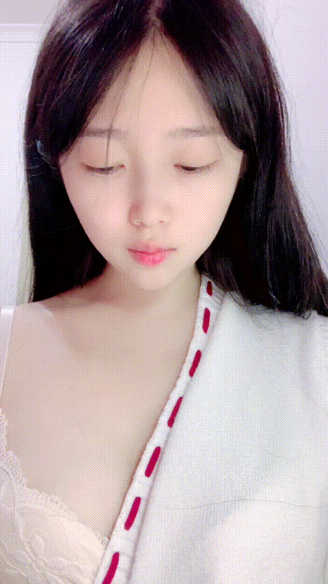 #周童童___8_1_p80_compressed.gif