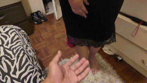 solo con escuchar como folllan a esta milf te vas a venir_p5_compressed.gif
