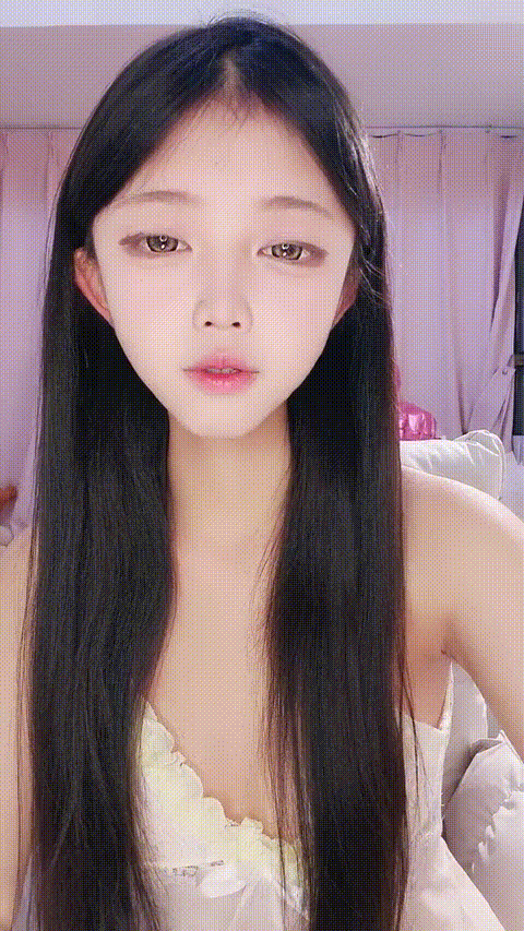 甜美校花【小奈美美】绝品尤物 极品美乳 超粉嫩BB 裸舞抠逼道具自慰 流淫水喷尿 (2)43.gif