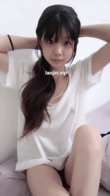 一只兔兔呀_20250728_231018_start406s_1s.gif
