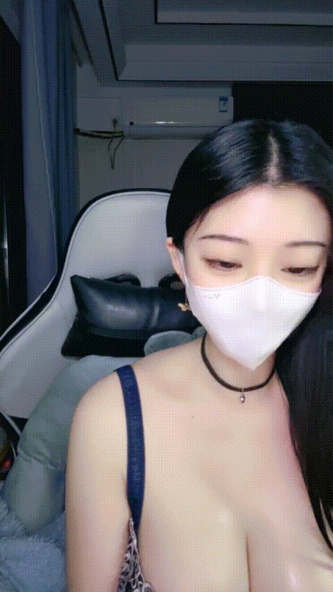 兄弟们 超级大奶子 巨大无比【最爱喝奶茶】甩奶舞 性感内衣超好身材 看着就是爽 (6)_p.gif