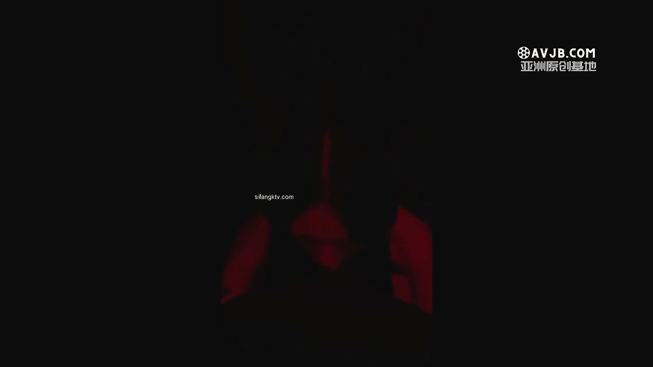 抖音網紅街拍女神▌趙一菲▌變身廁所戰神 鎖骨妖艷彼岸花紋身 小嘴淫盪舔舐龜頭 女神.jpg