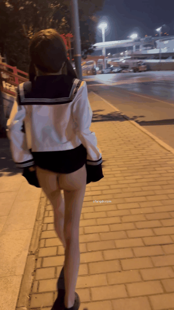 嫩妹涵涵 小泪深夜街头露出2部 情趣制服4K版 (2)_start494s_1s.gif