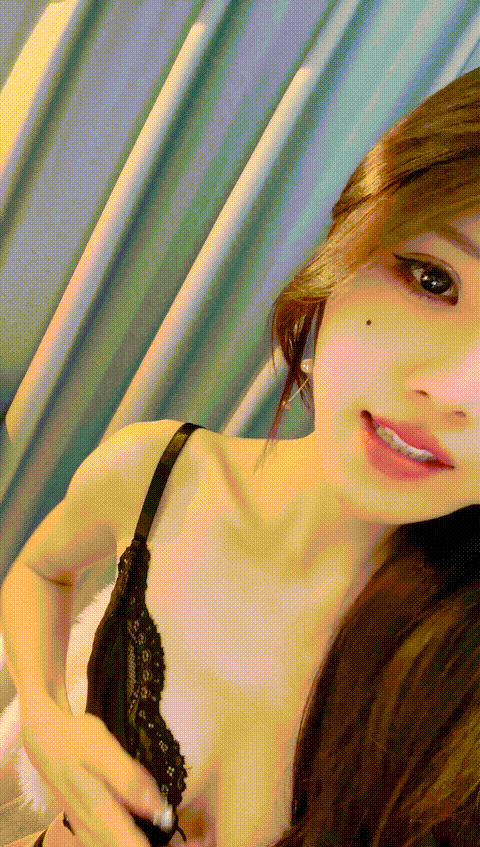#洛瑶__7_4_7_7p4w0_p60_compressed.gif