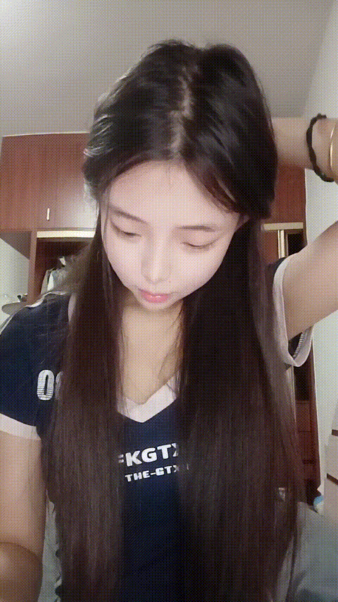 【小草莓】身材堪称完美的学生妹！直播大秀_绝对顶级_1_p5.gif