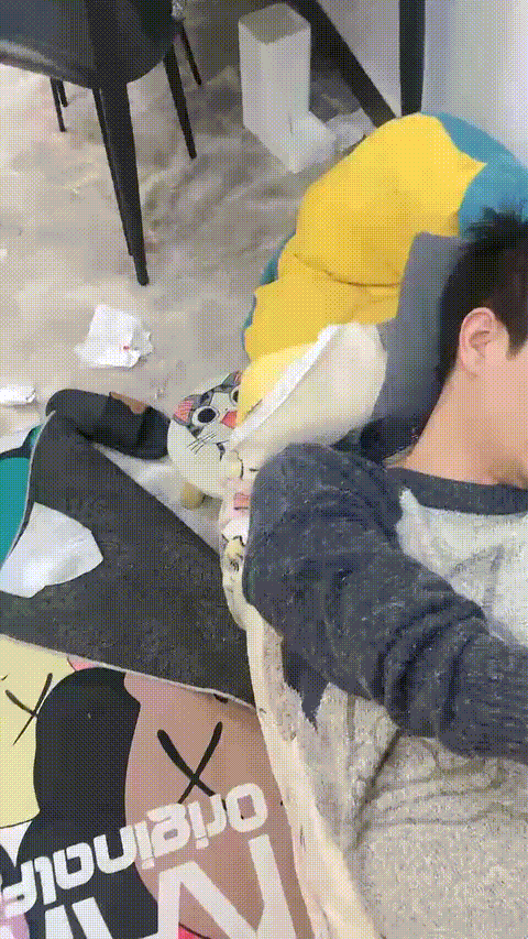 #周小童___3_1_gas0w_p80_compressed.gif