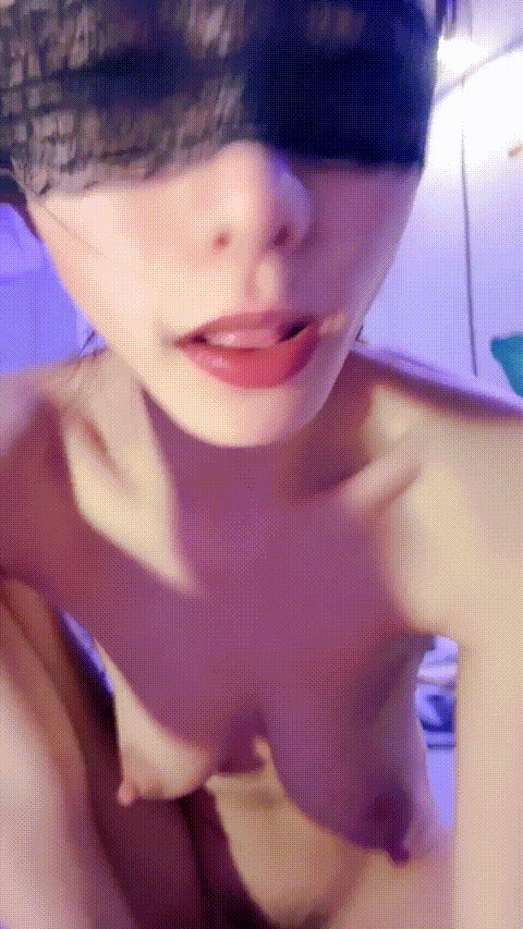 顶级模特【妮妮老师】美乳长腿嫩穴 首次被无套爆草 开档黑丝 超级艳舞诱惑一字马自慰 .gif