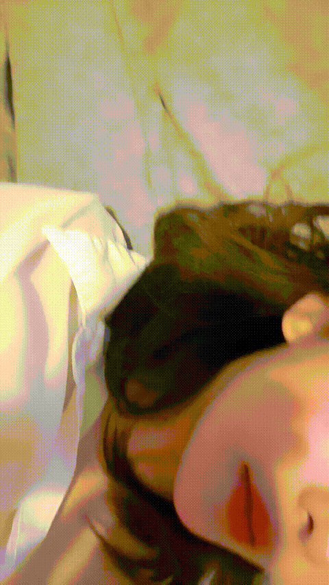 关注了7年的女神【失控花】终于开秀了 从小美到大 美乳翘臀大长腿 全身雪白肌肤 跳弹.gif