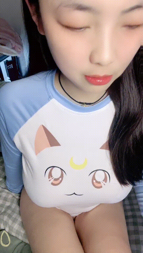 #哎哟团团_e8omg_p60_compressed.gif