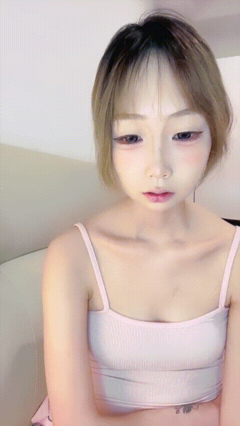尤物学妹【生椰拿铁加冰】极品奶子粉嫩美鲍 道具自慰白浆渗出罕见无套啪啪 吃鸡后入尿.gif