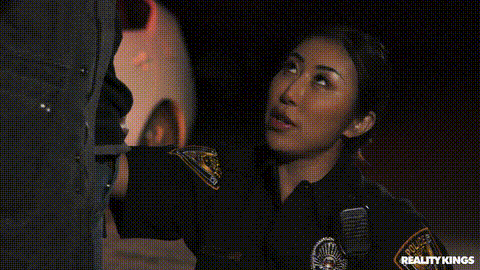 Hot Cop Makes A Stop_p5.gif