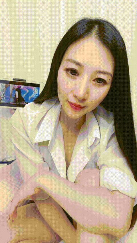 气质熟女【蜜桃清香】大长腿超高颜值 超大屁股 跳蛋塞屄里 特质性感内衣 激情裸舞怼屏.gif