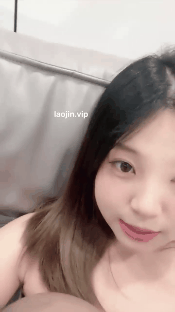新人19岁舞蹈专业【粉嫩美少女】颜值高身材好纯天然的大白兔太棒了一点不拘束_start65.gif