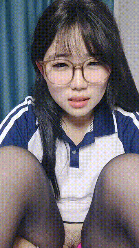 【少萝小甜甜】清纯无敌_我见犹怜绝美嫩妹道具自慰爱死_3_p20 (2).gif