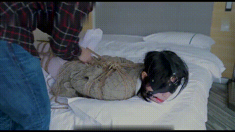 绳艺_ 窒息_ HUI_HUI_201_白丝少女紧缚调教，可爱妹子被绑哭了_p80.gif
