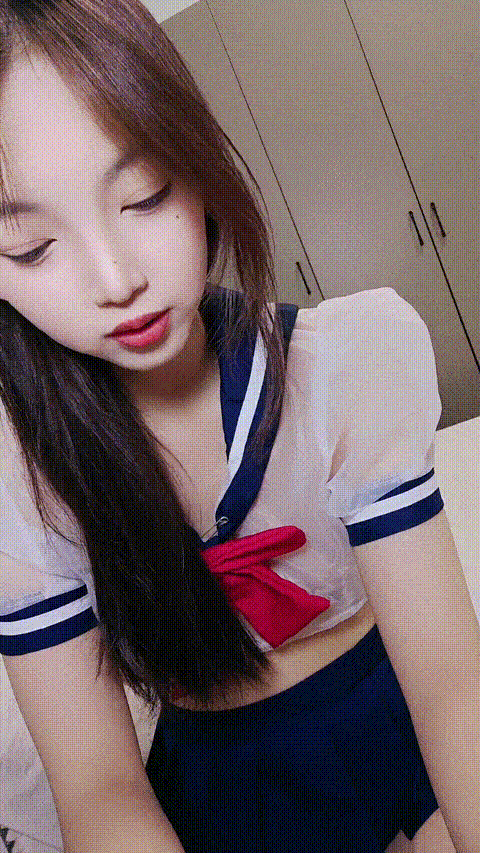 【小呆梨】极品校花！超粉嫩的裸体和蝴蝶逼！撸死我了_273_p5 (2).gif