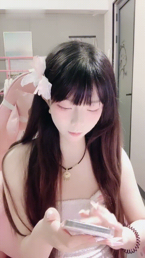 小萝莉尕尕_20260201_000920_p5_compressed.gif