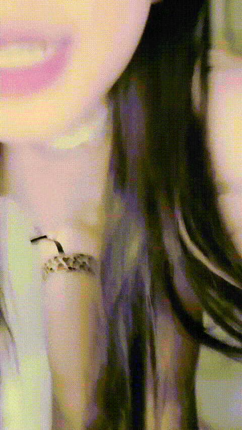 水枪喷_网红_女仆黑丝白丝应有尽有的学妹_道具自慰_6_p40 (2).gif