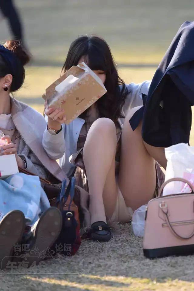 beige-pantyhose-panchira754039.jpg